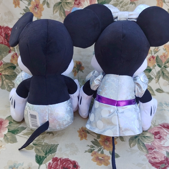 Disney 100 Years of Wonder Plush Mickey & Minnie Set in Silver 17 Inches NWT - Picture 5 of 17